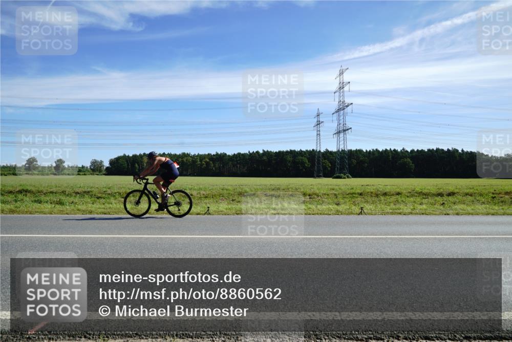 07.09.2025 - 19. Norderstedt Triathlon Michael Burmester http://msf.ph/oto/8860562 07.09.2025 11:52:06 Radfahren  meine-sportfotos.de