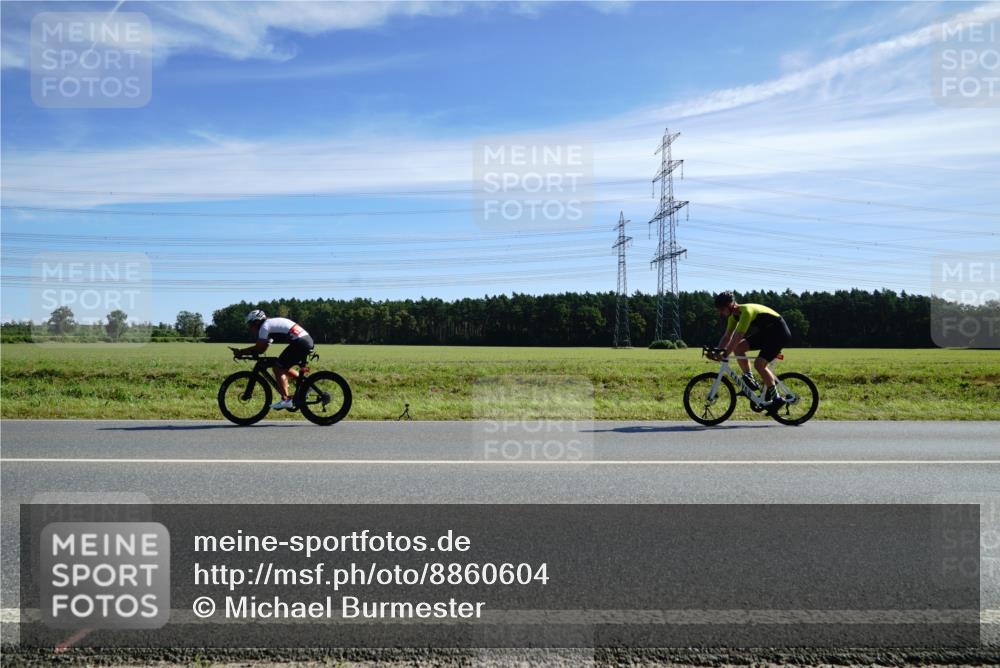 07.09.2025 - 19. Norderstedt Triathlon Michael Burmester http://msf.ph/oto/8860604 07.09.2025 11:52:23 Radfahren 184 meine-sportfotos.de