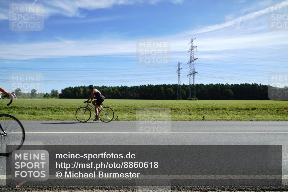 07.09.2025 - 19. Norderstedt Triathlon Michael Burmester http://msf.ph/oto/8860618 07.09.2025 11:52:27 Radfahren 731 meine-sportfotos.de