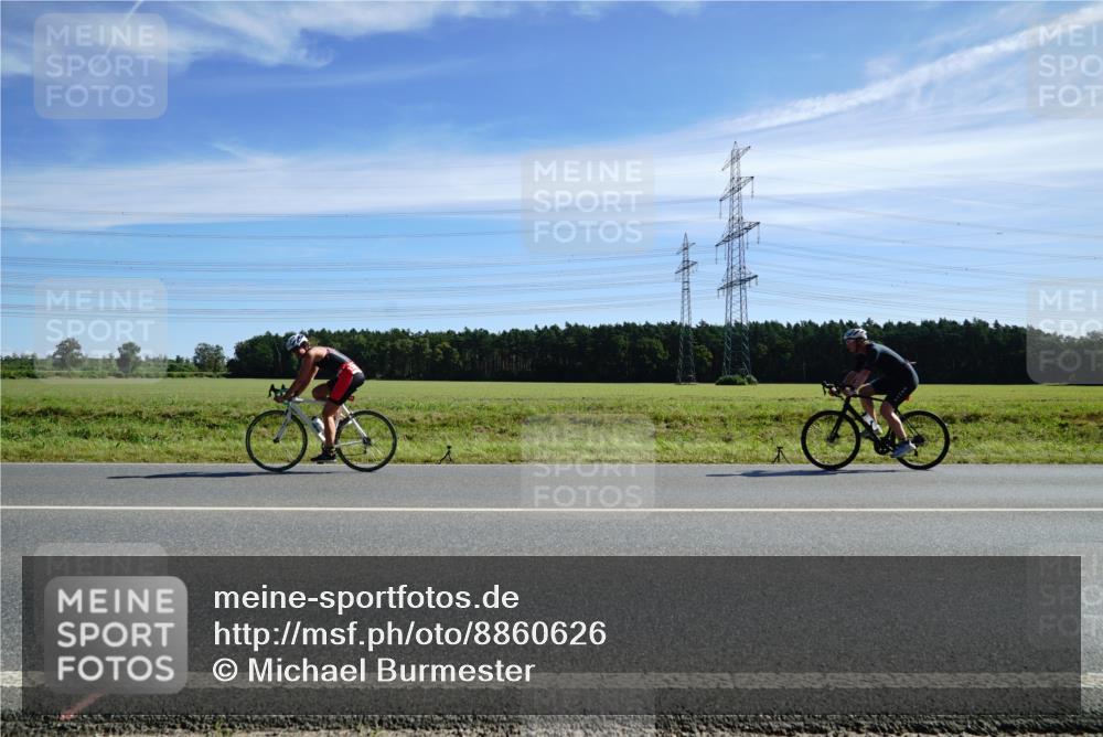 07.09.2025 - 19. Norderstedt Triathlon Michael Burmester http://msf.ph/oto/8860626 07.09.2025 11:52:29 Radfahren 731 meine-sportfotos.de
