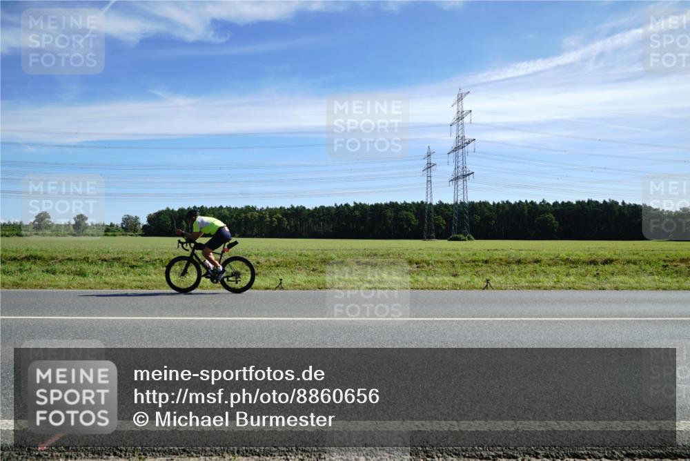 07.09.2025 - 19. Norderstedt Triathlon Michael Burmester http://msf.ph/oto/8860656 07.09.2025 11:53:08 Radfahren  meine-sportfotos.de