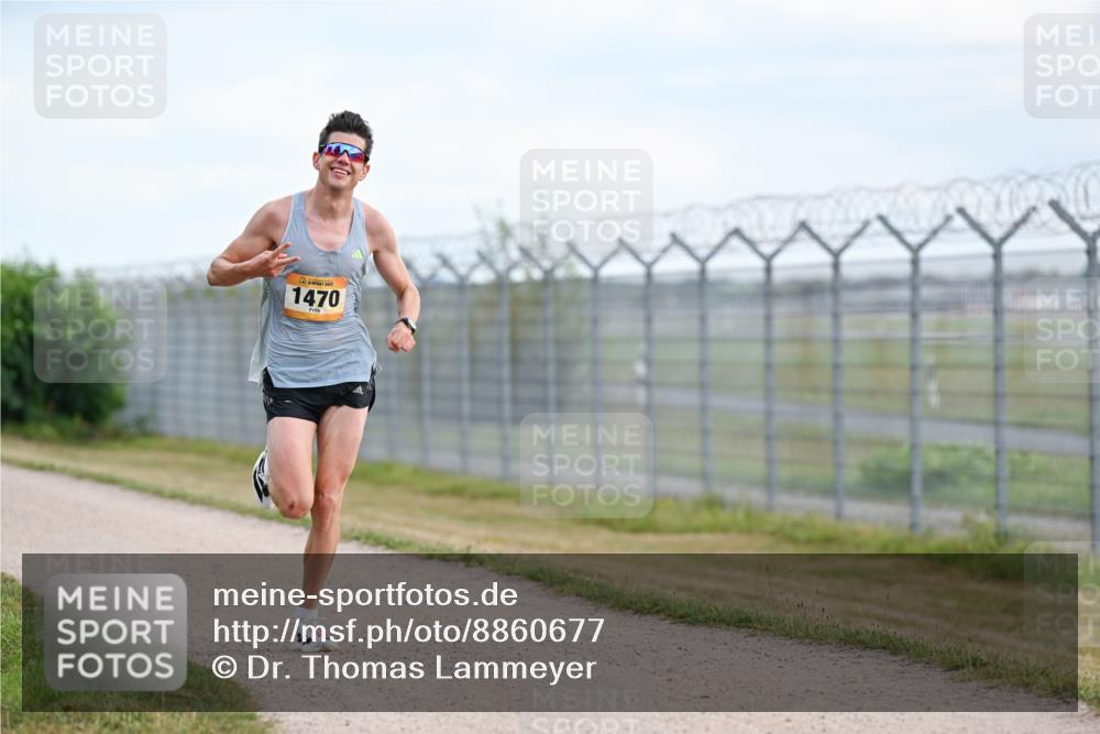 14.09.2025 - Airport Race Dr. Thomas Lammeyer http://msf.ph/oto/8860677 14.09.2025 11:45:57 Laufen 1470 meine-sportfotos.de