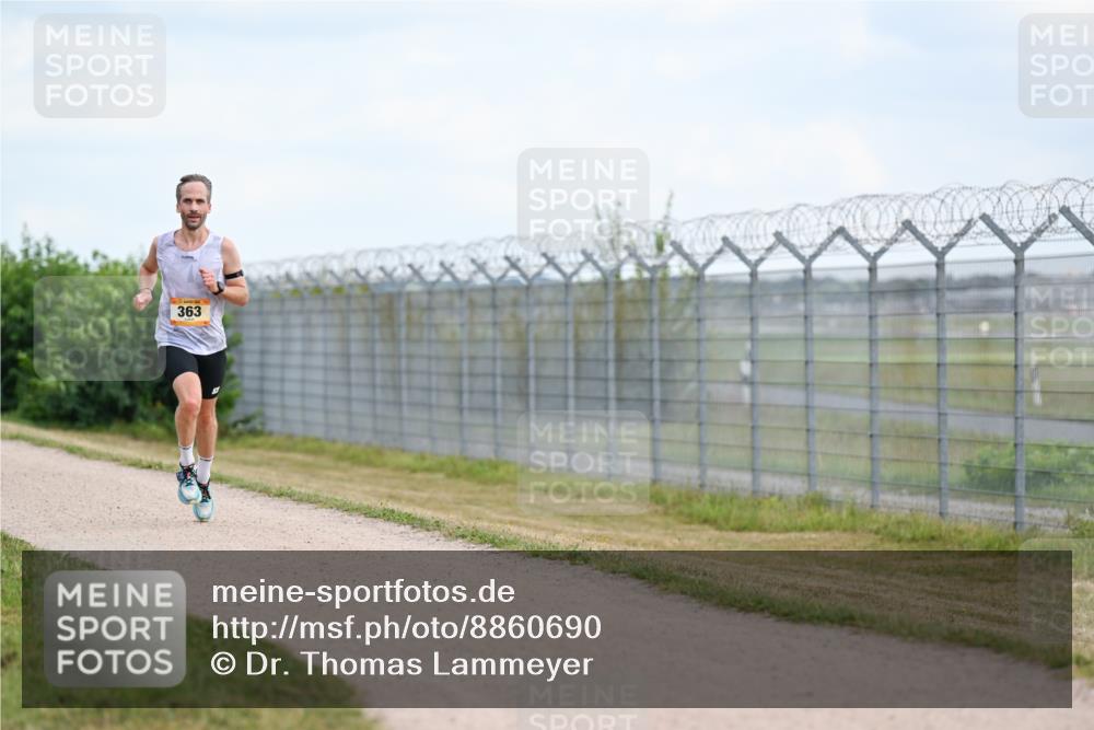 14.09.2025 - Airport Race Dr. Thomas Lammeyer http://msf.ph/oto/8860690 14.09.2025 11:48:41 Laufen 363 meine-sportfotos.de
