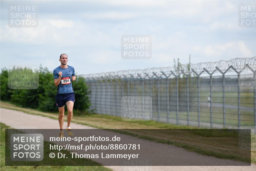 14.09.2025 - Airport Race Dr. Thomas Lammeyer http://msf.ph/oto/8860781 14.09.2025 11:50:25 Laufen 254 meine-sportfotos.de
