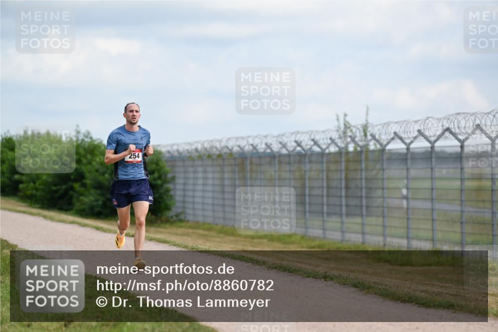 14.09.2025 - Airport Race Dr. Thomas Lammeyer http://msf.ph/oto/8860782 14.09.2025 11:50:25 Laufen 254 meine-sportfotos.de