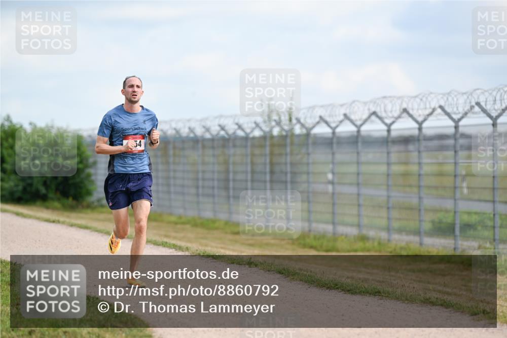 14.09.2025 - Airport Race Dr. Thomas Lammeyer http://msf.ph/oto/8860792 14.09.2025 11:50:27 Laufen 54 meine-sportfotos.de