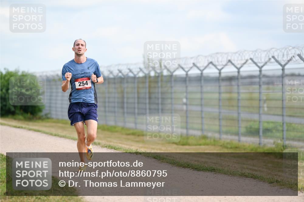 14.09.2025 - Airport Race Dr. Thomas Lammeyer http://msf.ph/oto/8860795 14.09.2025 11:50:27 Laufen 254 meine-sportfotos.de