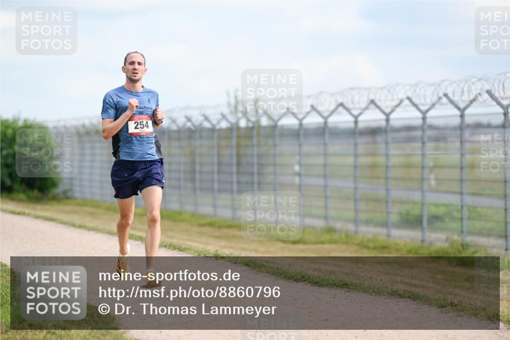 14.09.2025 - Airport Race Dr. Thomas Lammeyer http://msf.ph/oto/8860796 14.09.2025 11:50:27 Laufen 254 meine-sportfotos.de