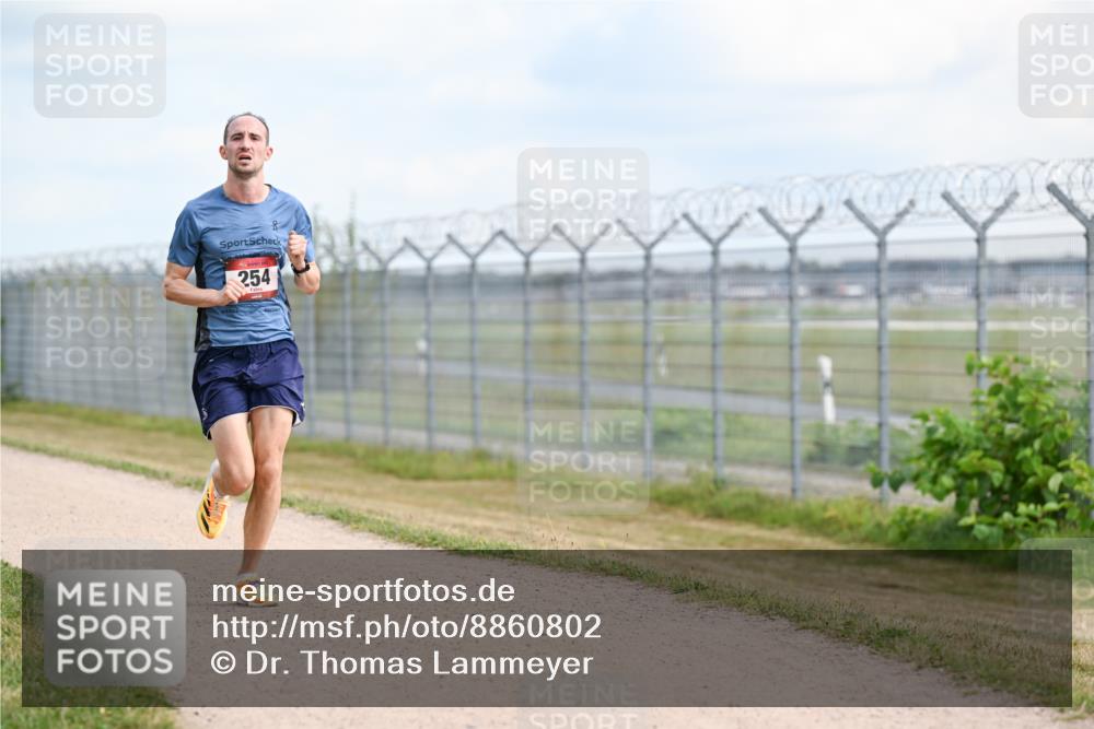 14.09.2025 - Airport Race Dr. Thomas Lammeyer http://msf.ph/oto/8860802 14.09.2025 11:50:28 Laufen 254 meine-sportfotos.de