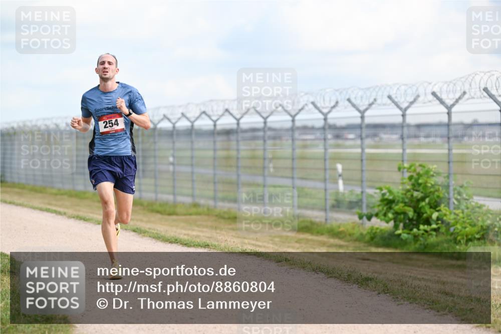 14.09.2025 - Airport Race Dr. Thomas Lammeyer http://msf.ph/oto/8860804 14.09.2025 11:50:28 Laufen 254 meine-sportfotos.de