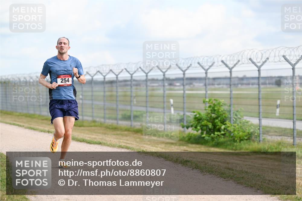 14.09.2025 - Airport Race Dr. Thomas Lammeyer http://msf.ph/oto/8860807 14.09.2025 11:50:29 Laufen 254 meine-sportfotos.de