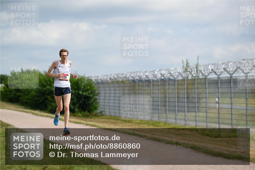 14.09.2025 - Airport Race Dr. Thomas Lammeyer http://msf.ph/oto/8860860 14.09.2025 11:51:19 Laufen 725 meine-sportfotos.de