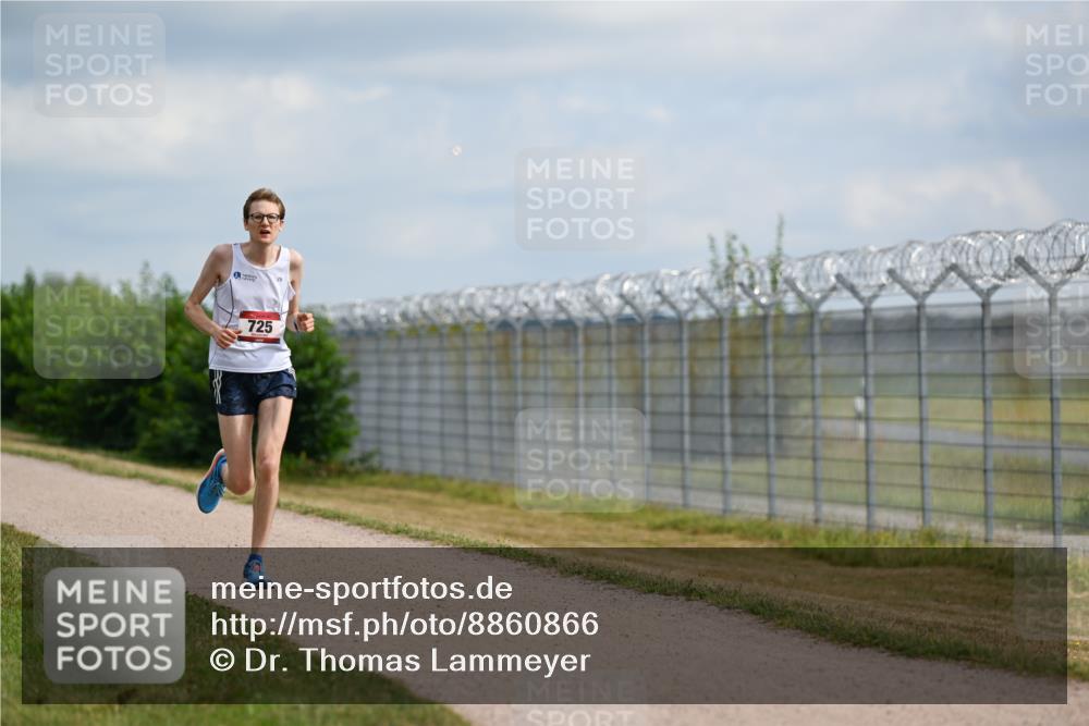 14.09.2025 - Airport Race Dr. Thomas Lammeyer http://msf.ph/oto/8860866 14.09.2025 11:51:20 Laufen 725 meine-sportfotos.de