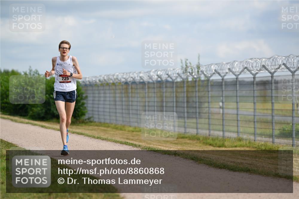 14.09.2025 - Airport Race Dr. Thomas Lammeyer http://msf.ph/oto/8860868 14.09.2025 11:51:20 Laufen 725 meine-sportfotos.de