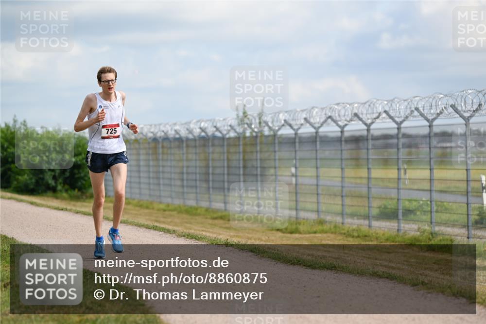 14.09.2025 - Airport Race Dr. Thomas Lammeyer http://msf.ph/oto/8860875 14.09.2025 11:51:21 Laufen 725 meine-sportfotos.de