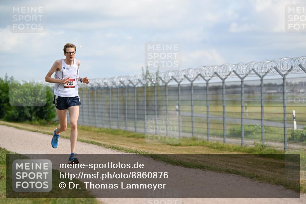 14.09.2025 - Airport Race Dr. Thomas Lammeyer http://msf.ph/oto/8860876 14.09.2025 11:51:21 Laufen 725 meine-sportfotos.de