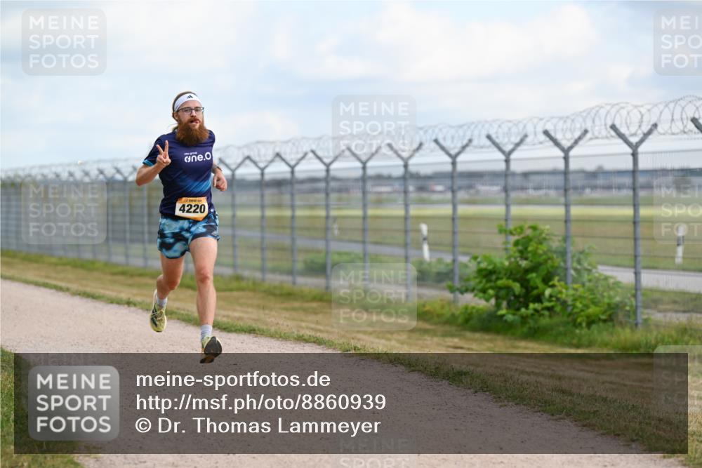 14.09.2025 - Airport Race Dr. Thomas Lammeyer http://msf.ph/oto/8860939 14.09.2025 11:52:25 Laufen 4220, 713 meine-sportfotos.de