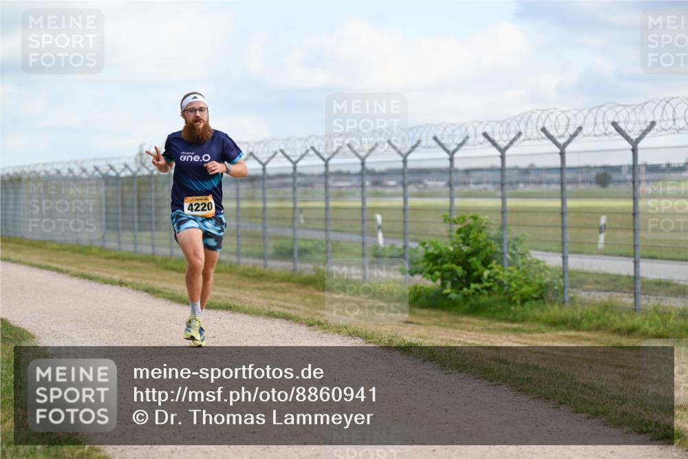 14.09.2025 - Airport Race Dr. Thomas Lammeyer http://msf.ph/oto/8860941 14.09.2025 11:52:26 Laufen 4220 meine-sportfotos.de