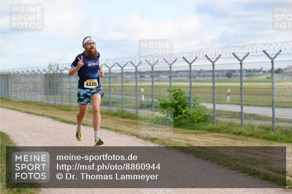 14.09.2025 - Airport Race Dr. Thomas Lammeyer http://msf.ph/oto/8860944 14.09.2025 11:52:26 Laufen 0, 4220 meine-sportfotos.de