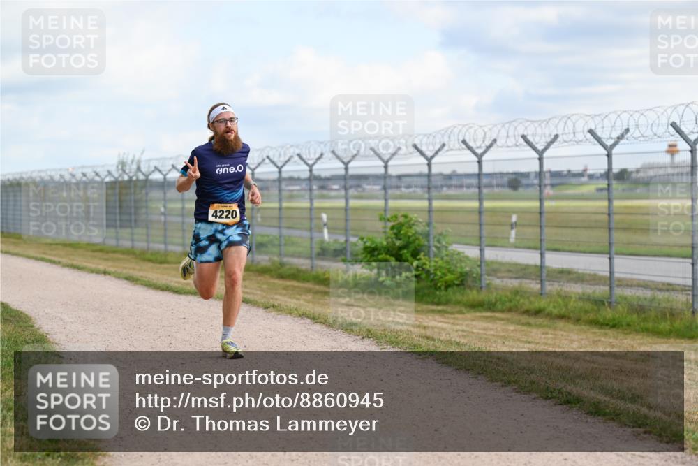 14.09.2025 - Airport Race Dr. Thomas Lammeyer http://msf.ph/oto/8860945 14.09.2025 11:52:26 Laufen 4220 meine-sportfotos.de