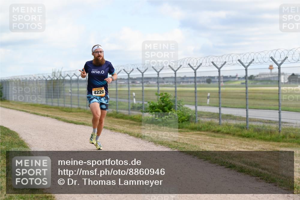 14.09.2025 - Airport Race Dr. Thomas Lammeyer http://msf.ph/oto/8860946 14.09.2025 11:52:26 Laufen 4220 meine-sportfotos.de