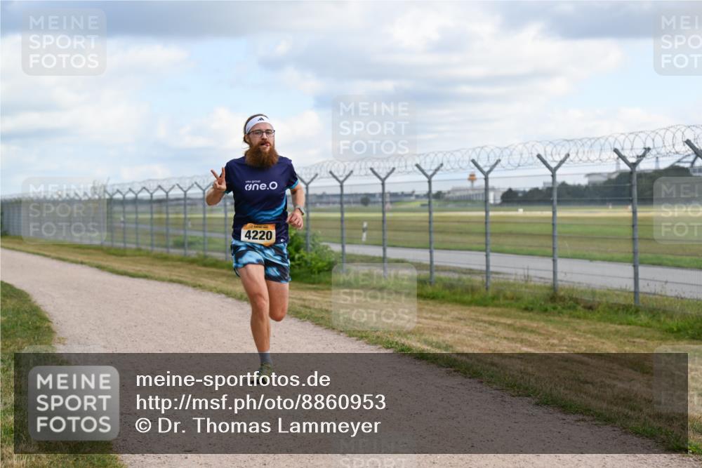 14.09.2025 - Airport Race Dr. Thomas Lammeyer http://msf.ph/oto/8860953 14.09.2025 11:52:27 Laufen 4220 meine-sportfotos.de