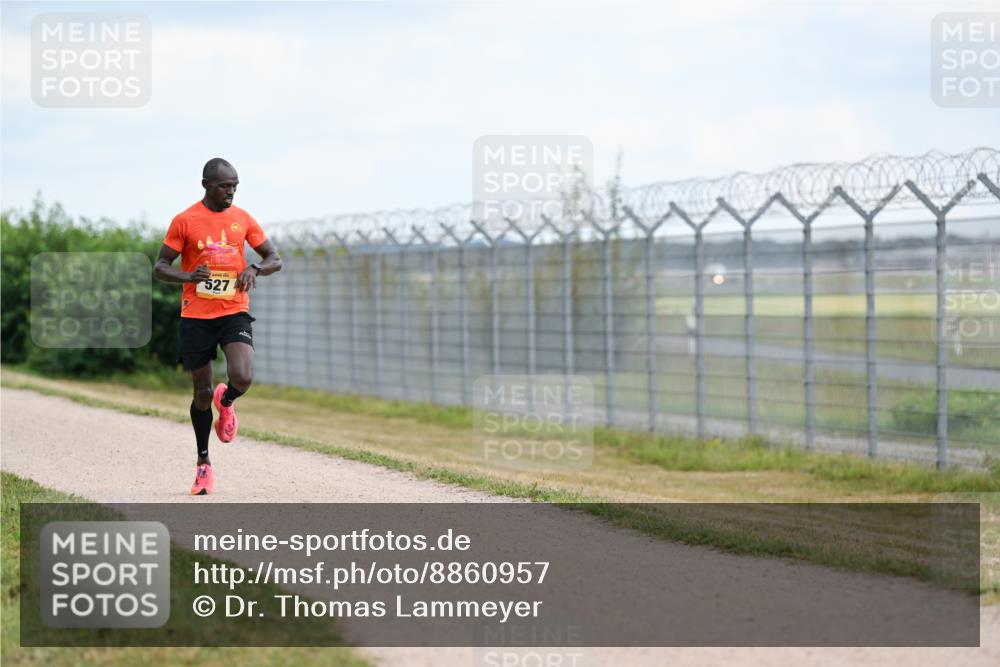 14.09.2025 - Airport Race Dr. Thomas Lammeyer http://msf.ph/oto/8860957 14.09.2025 11:53:06 Laufen 527 meine-sportfotos.de