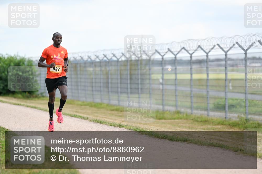 14.09.2025 - Airport Race Dr. Thomas Lammeyer http://msf.ph/oto/8860962 14.09.2025 11:53:07 Laufen 527 meine-sportfotos.de