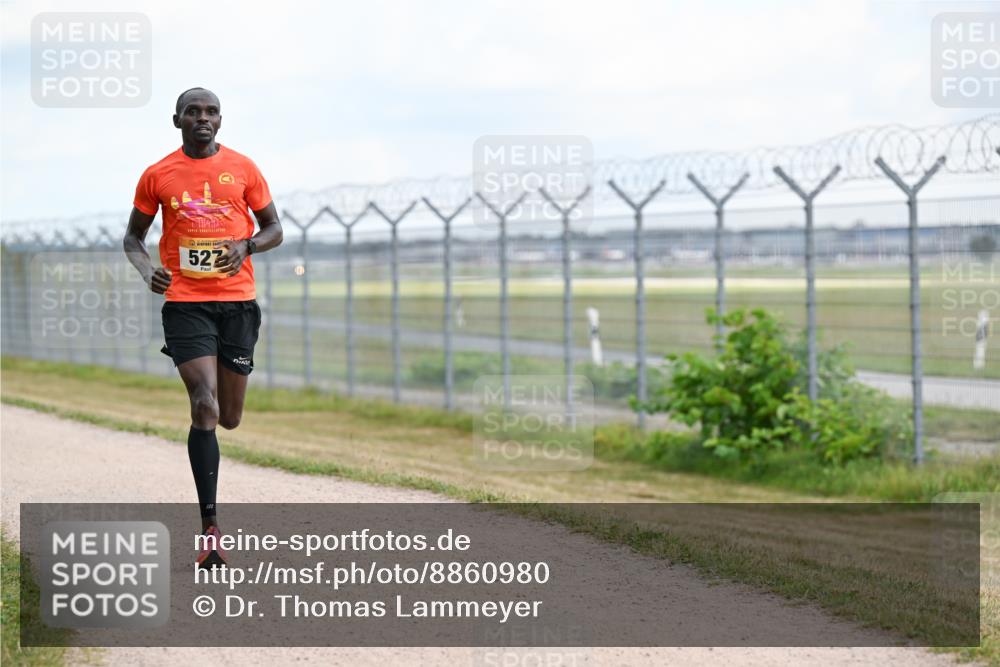 14.09.2025 - Airport Race Dr. Thomas Lammeyer http://msf.ph/oto/8860980 14.09.2025 11:53:09 Laufen 522 meine-sportfotos.de