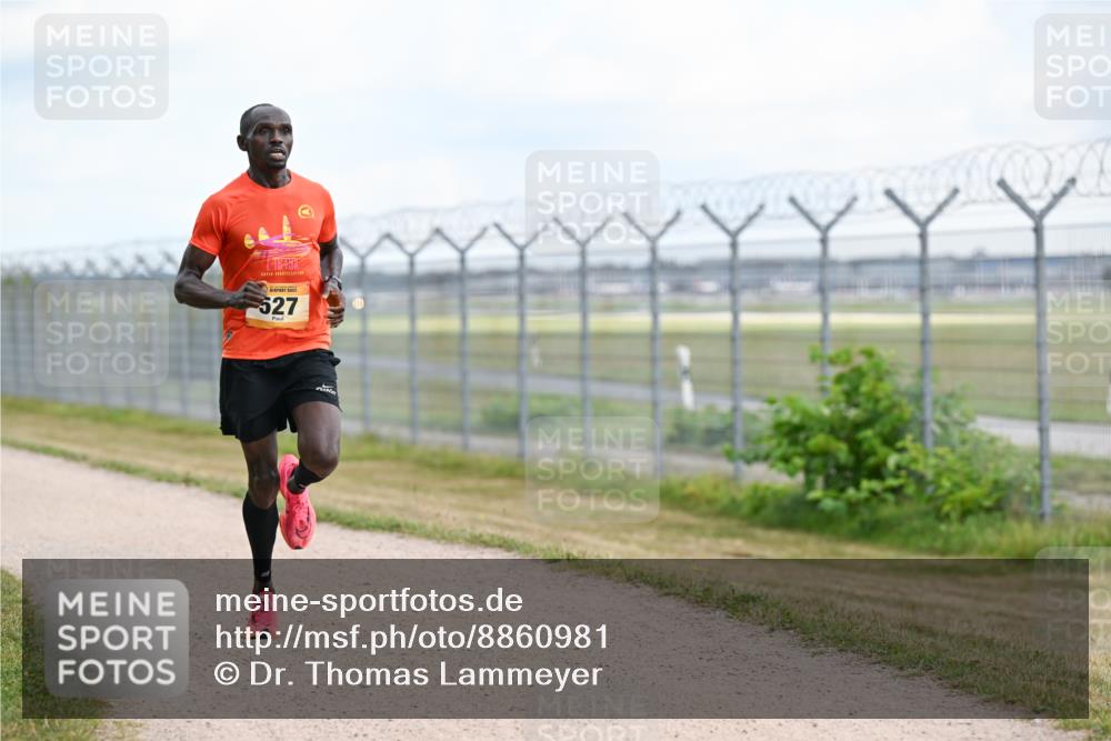 14.09.2025 - Airport Race Dr. Thomas Lammeyer http://msf.ph/oto/8860981 14.09.2025 11:53:09 Laufen 527 meine-sportfotos.de