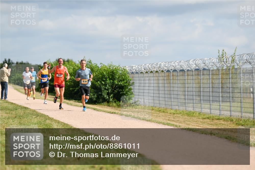 14.09.2025 - Airport Race Dr. Thomas Lammeyer http://msf.ph/oto/8861011 14.09.2025 11:54:13 Laufen 762, 616 meine-sportfotos.de
