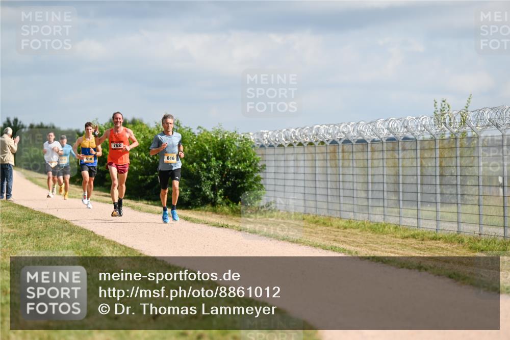 14.09.2025 - Airport Race Dr. Thomas Lammeyer http://msf.ph/oto/8861012 14.09.2025 11:54:13 Laufen 4154, 518, 762, 616 meine-sportfotos.de