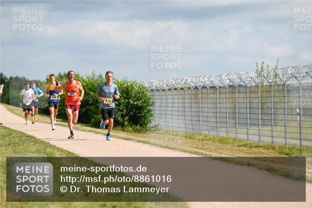 14.09.2025 - Airport Race Dr. Thomas Lammeyer http://msf.ph/oto/8861016 14.09.2025 11:54:14 Laufen 518, 762, 616 meine-sportfotos.de