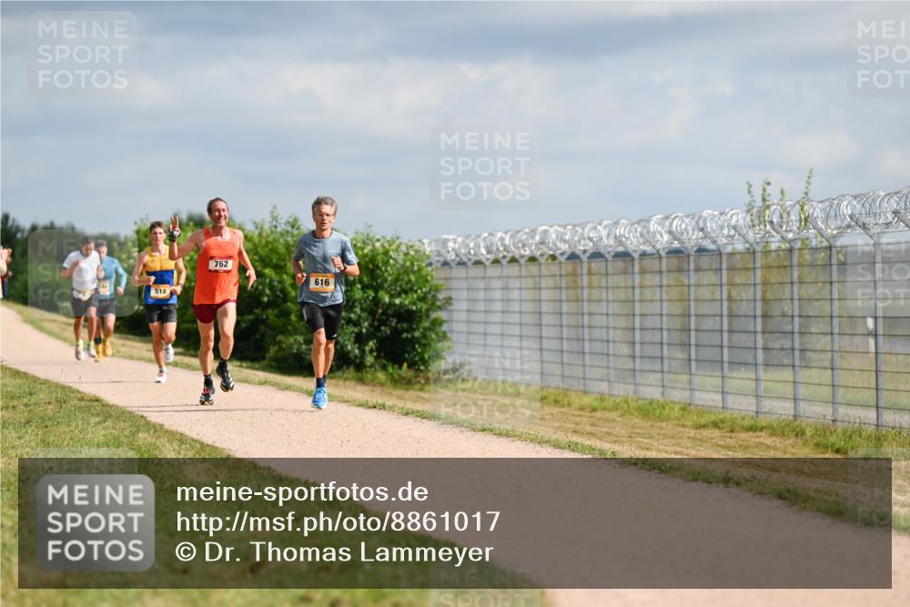 14.09.2025 - Airport Race Dr. Thomas Lammeyer http://msf.ph/oto/8861017 14.09.2025 11:54:14 Laufen 518, 762, 616 meine-sportfotos.de