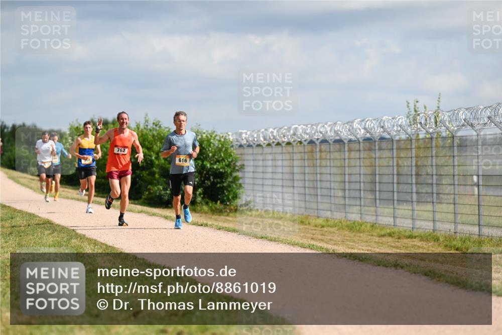 14.09.2025 - Airport Race Dr. Thomas Lammeyer http://msf.ph/oto/8861019 14.09.2025 11:54:14 Laufen 18, 762, 616 meine-sportfotos.de