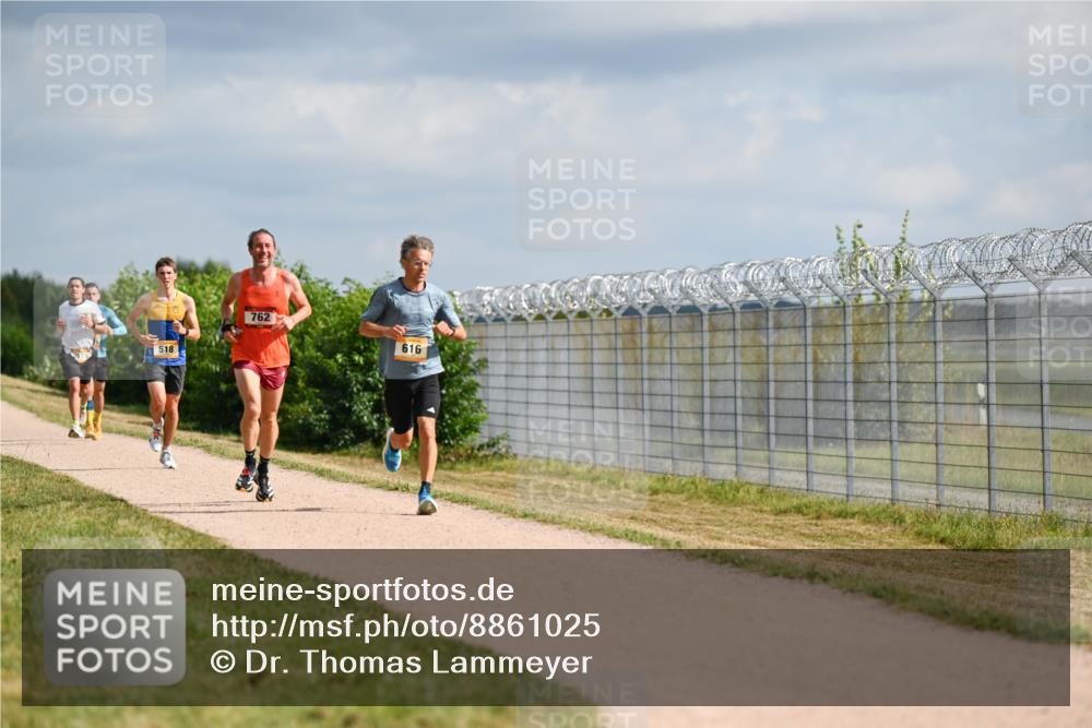 14.09.2025 - Airport Race Dr. Thomas Lammeyer http://msf.ph/oto/8861025 14.09.2025 11:54:15 Laufen 518, 762, 616 meine-sportfotos.de