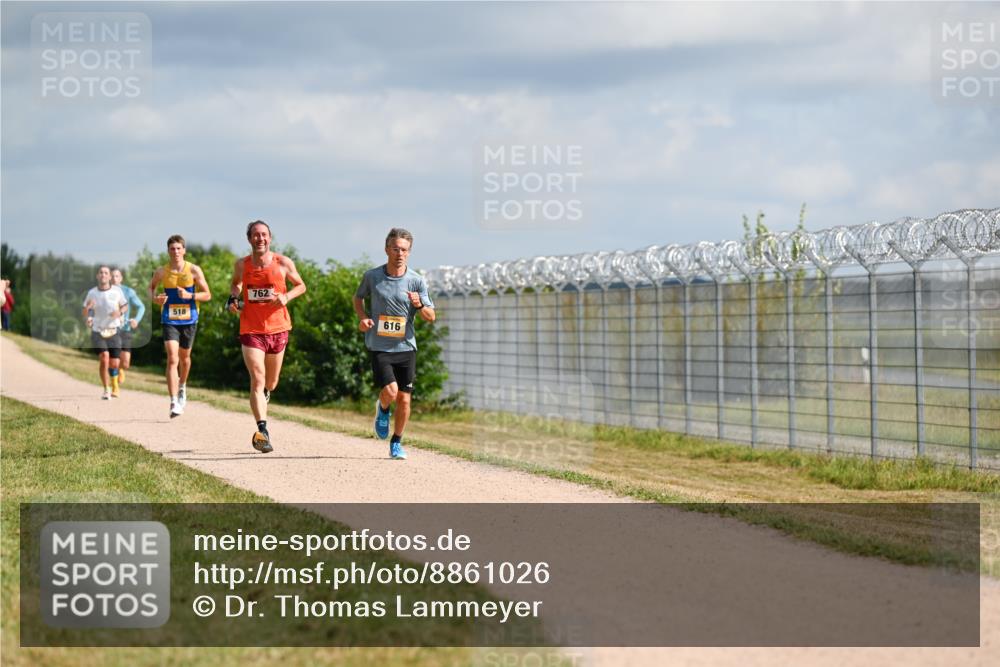 14.09.2025 - Airport Race Dr. Thomas Lammeyer http://msf.ph/oto/8861026 14.09.2025 11:54:15 Laufen 518, 762, 616 meine-sportfotos.de