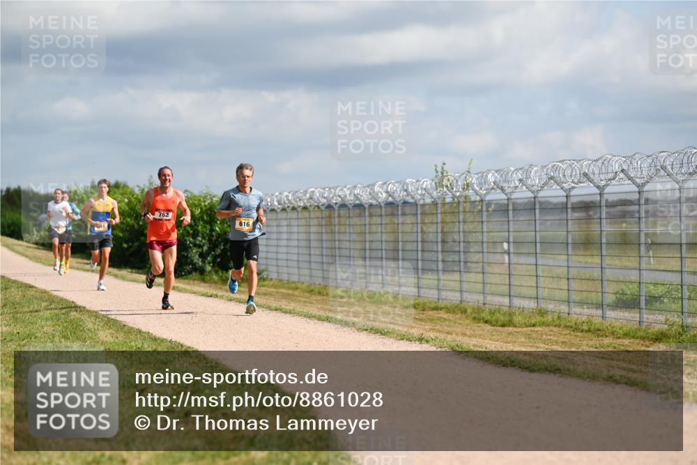 14.09.2025 - Airport Race Dr. Thomas Lammeyer http://msf.ph/oto/8861028 14.09.2025 11:54:16 Laufen 762, 616 meine-sportfotos.de