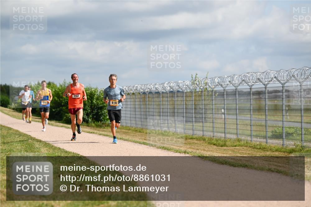 14.09.2025 - Airport Race Dr. Thomas Lammeyer http://msf.ph/oto/8861031 14.09.2025 11:54:16 Laufen 518, 762, 616 meine-sportfotos.de