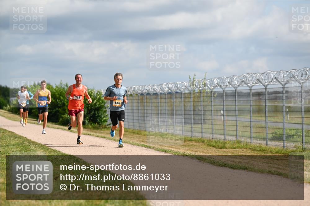 14.09.2025 - Airport Race Dr. Thomas Lammeyer http://msf.ph/oto/8861033 14.09.2025 11:54:16 Laufen 762, 616 meine-sportfotos.de