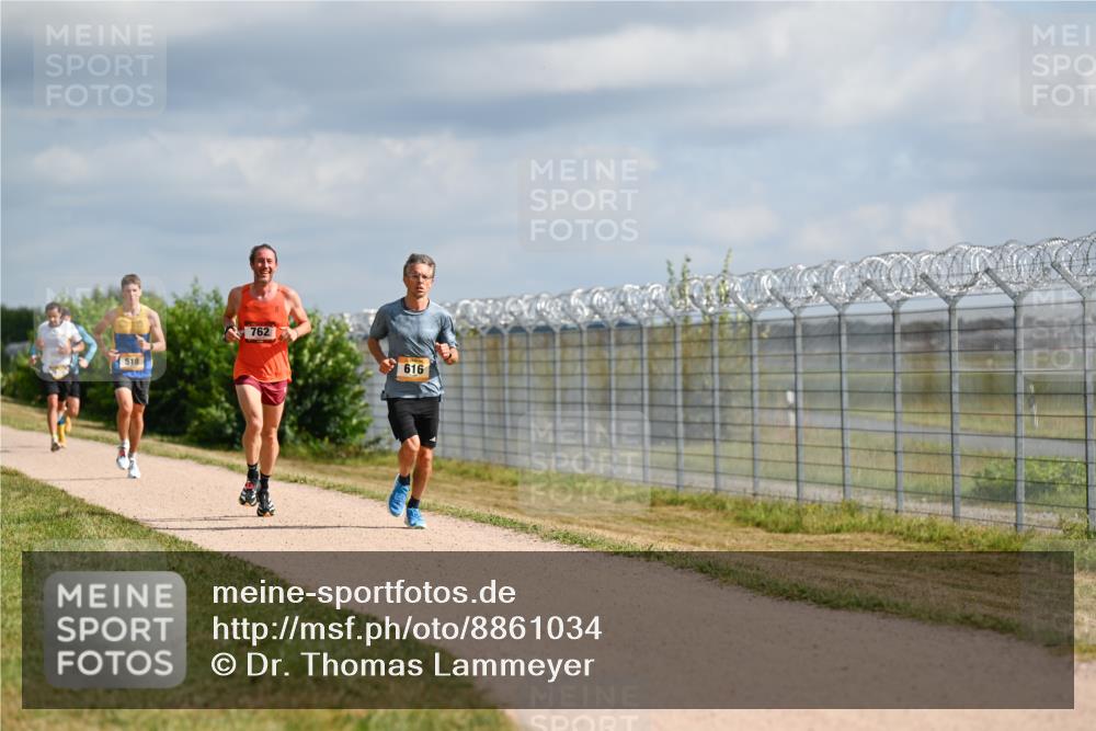 14.09.2025 - Airport Race Dr. Thomas Lammeyer http://msf.ph/oto/8861034 14.09.2025 11:54:16 Laufen 518, 762, 616 meine-sportfotos.de