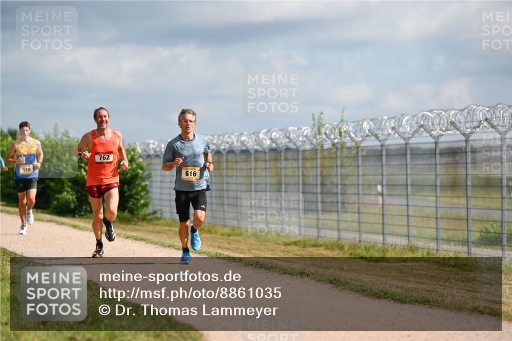 14.09.2025 - Airport Race Dr. Thomas Lammeyer http://msf.ph/oto/8861035 14.09.2025 11:54:17 Laufen 762, 518, 616 meine-sportfotos.de