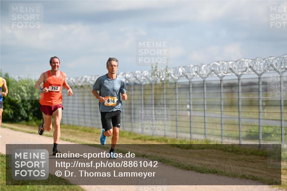 14.09.2025 - Airport Race Dr. Thomas Lammeyer http://msf.ph/oto/8861042 14.09.2025 11:54:18 Laufen 762, 616 meine-sportfotos.de