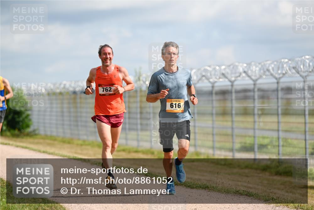 14.09.2025 - Airport Race Dr. Thomas Lammeyer http://msf.ph/oto/8861052 14.09.2025 11:54:19 Laufen 762, 616 meine-sportfotos.de