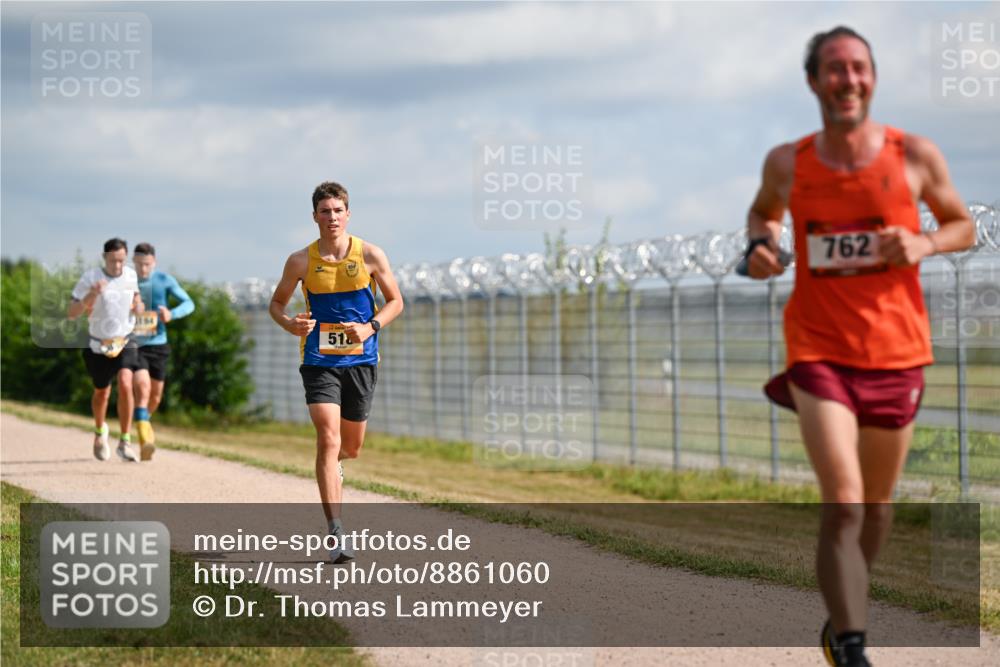 14.09.2025 - Airport Race Dr. Thomas Lammeyer http://msf.ph/oto/8861060 14.09.2025 11:54:21 Laufen 51, 762 meine-sportfotos.de