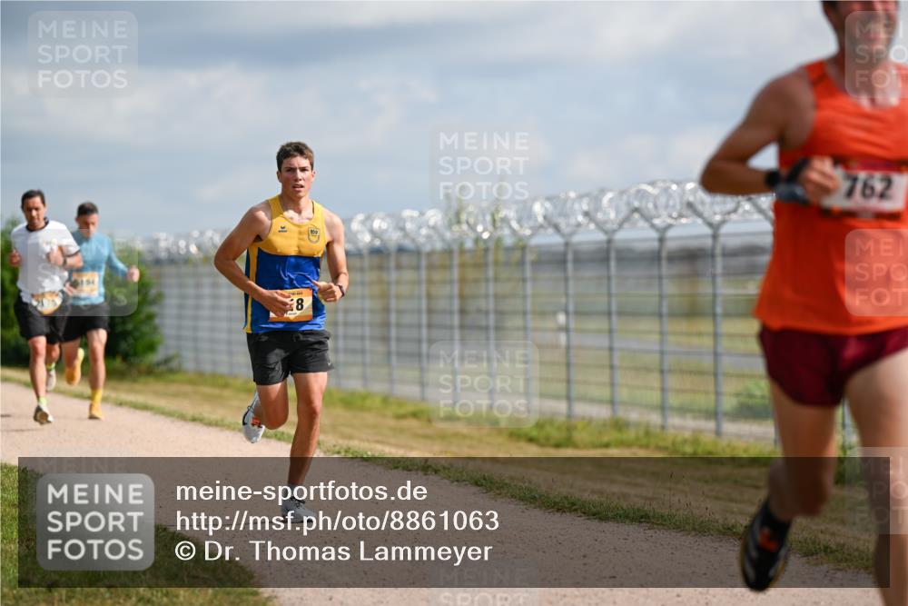14.09.2025 - Airport Race Dr. Thomas Lammeyer http://msf.ph/oto/8861063 14.09.2025 11:54:22 Laufen 8, 762 meine-sportfotos.de