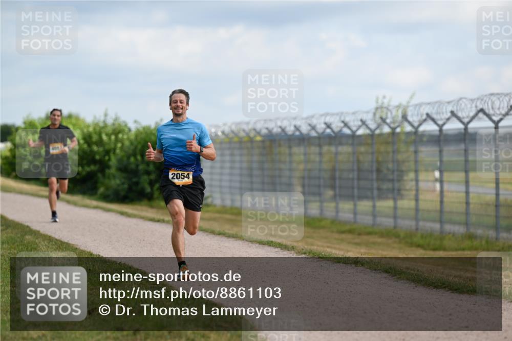 14.09.2025 - Airport Race Dr. Thomas Lammeyer http://msf.ph/oto/8861103 14.09.2025 11:54:31 Laufen 400, 2054 meine-sportfotos.de