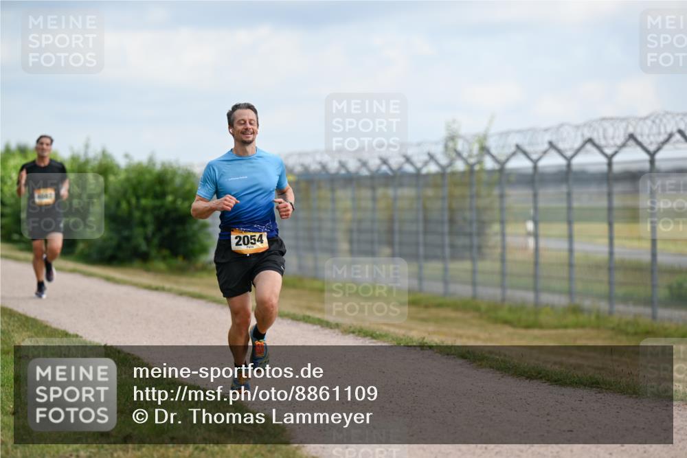 14.09.2025 - Airport Race Dr. Thomas Lammeyer http://msf.ph/oto/8861109 14.09.2025 11:54:32 Laufen 2054 meine-sportfotos.de