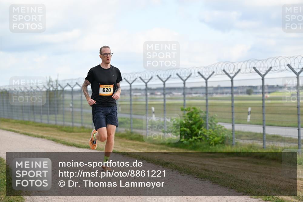 14.09.2025 - Airport Race Dr. Thomas Lammeyer http://msf.ph/oto/8861221 14.09.2025 11:55:35 Laufen 620 meine-sportfotos.de