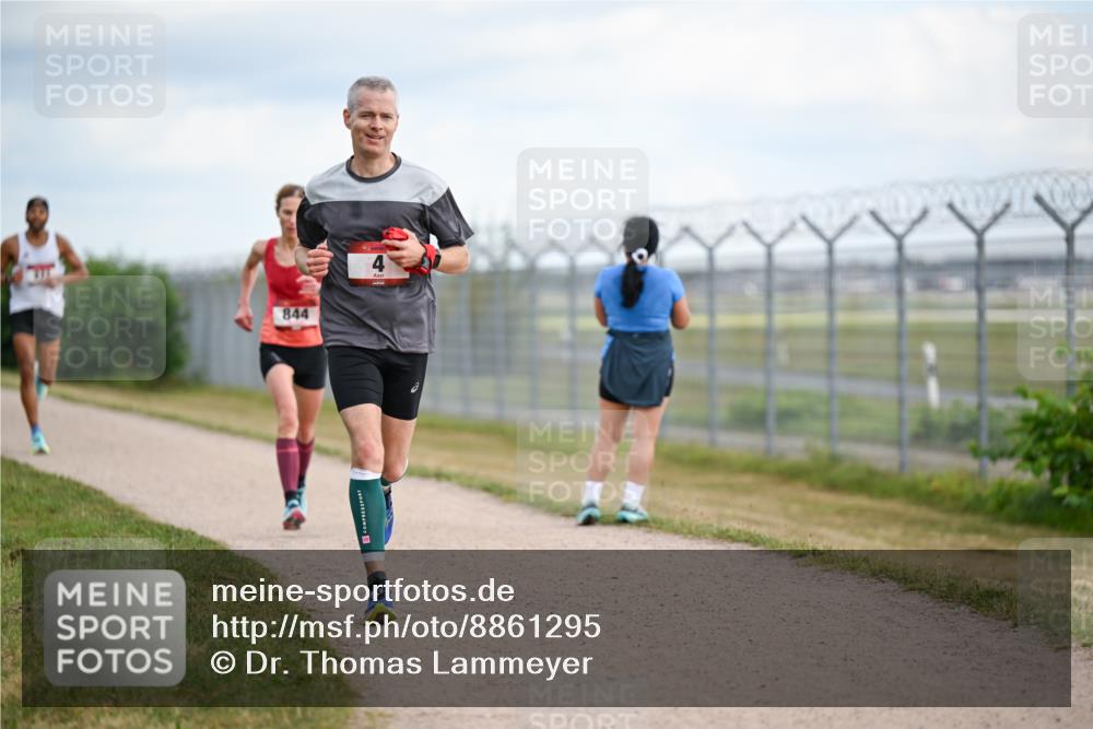 14.09.2025 - Airport Race Dr. Thomas Lammeyer http://msf.ph/oto/8861295 14.09.2025 11:56:25 Laufen 844 meine-sportfotos.de